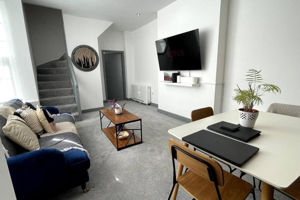 Luxury 2 Bed Duplex Apartment By Yo Room! - Leicester City- Free Parking Exterior foto